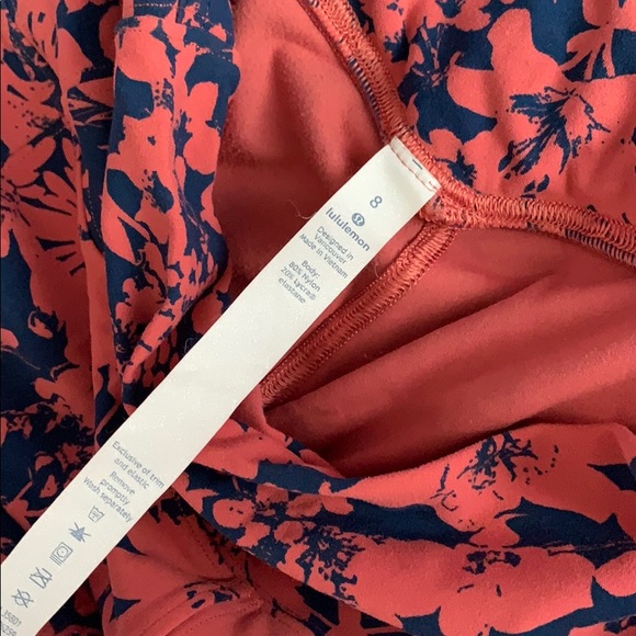 7/8 lululemon leggings - Picture 3 of 4